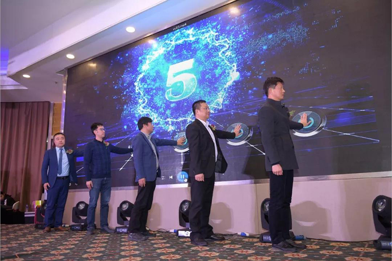 5deef06f3a2b4.jpg 08.jpg