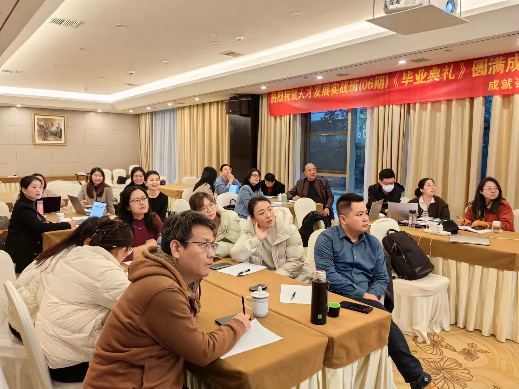 6579692407bbc.jpg 6579692407bbc.jpg